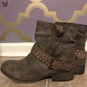 Mudd Boots Size 8